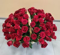 51 красная роза в корзине 60